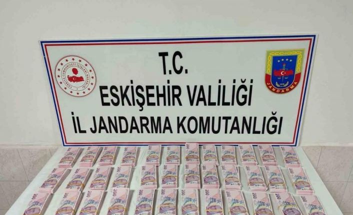 22 büyükbaş alıp, 2 milyon liraya yakın sahte para veren şüpheli yakalandı