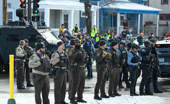 ABD Göçmenlik ve Gümrük Muhafaza Dairesi ajanları bir kadını vurarak öldürdü