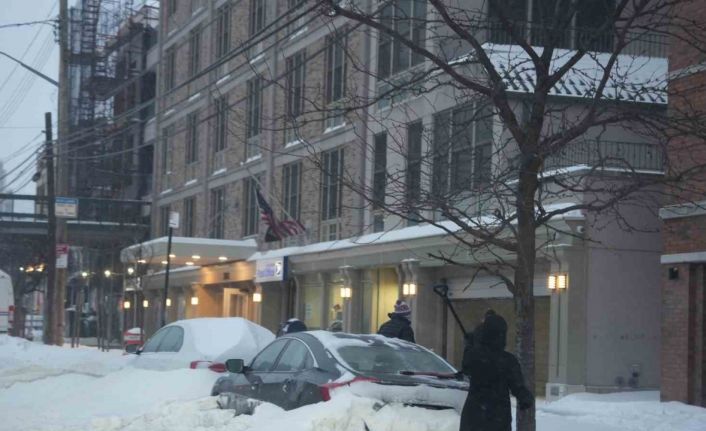 ABD’de kar fırtınası kabusu sürüyor: En az 13 bin uçuş iptal edildi, 953 bin kişi elektriksiz kaldı