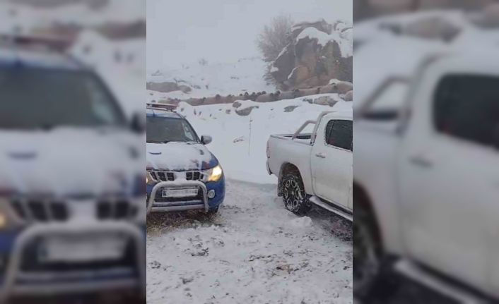 Adıyaman’da dağda mahsur kalan iki çoban ve 800 küçükbaş hayvan kurtarıldı