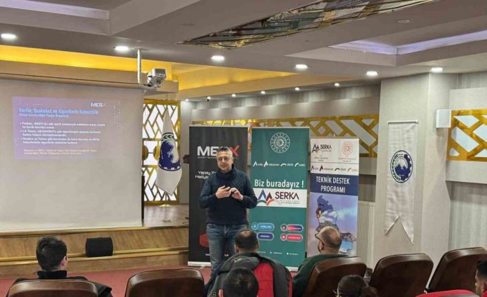 Ağrı’da basın mensuplarına yönelik yapay zekâ destekli medya uzmanlığı eğitimi başladı