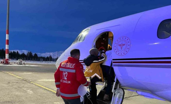 Ağrı’da kalp yetmezliği olan 5 aylık bebek uçak ambulansla Ankara’ya sevk edildi