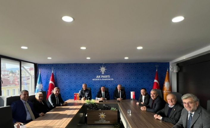 AK Parti Bilecik teşkilatı İl Genel Meclisi üyeleriyle bir araya geldi