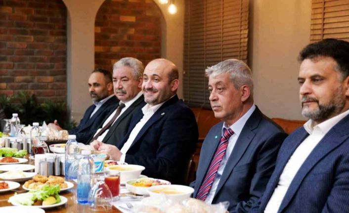 AK Parti Eskişehir İl Başkanı Albayrak’tan Demirspor’a moral yemeği