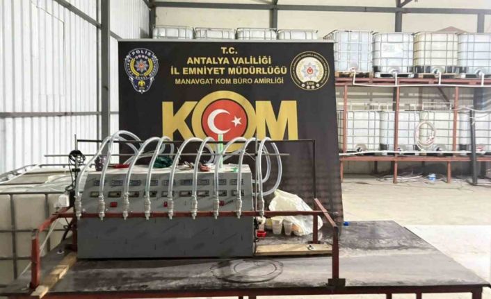 Antalya’da son 1 haftada suç işleme amacıyla örgüt kurma ve kaçakçılık suçlarından 14 kişi tutuklandı