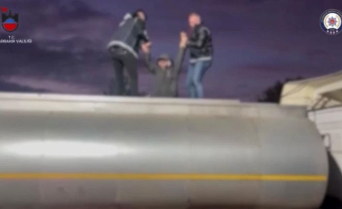 Atık tankeri içinde 32 düzensiz göçmen yakalandı: 4 organizatör tutuklandı