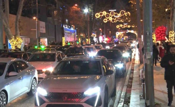 Bağdat Caddesi’ndeki yeni yıl kutlamaları önceki senelere göre sönük geçti