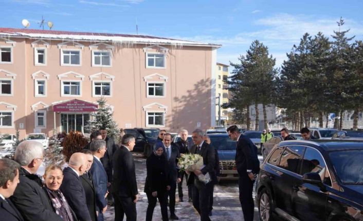 Bakan Memişoğlu: "Sağlık hizmetlerinin daha iyi olması için neler yapacağımızı yerinde değerlendirmek için buradayız"