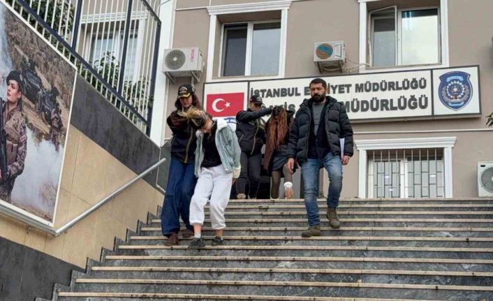 Bakırköy’de 2 kadın girdiği iki farklı evden 1 milyon TL’yi bulan ziynet eşyaları çaldı