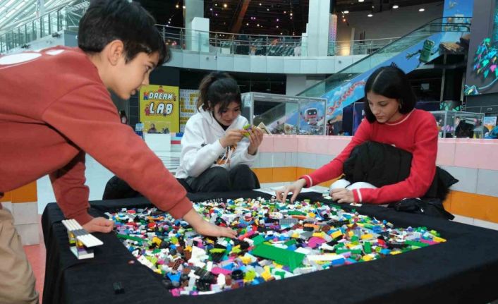 Başkan Altay tüm çocukları ve ailelerini ara tatilde Konya Bilim Merkezi’ne davet etti