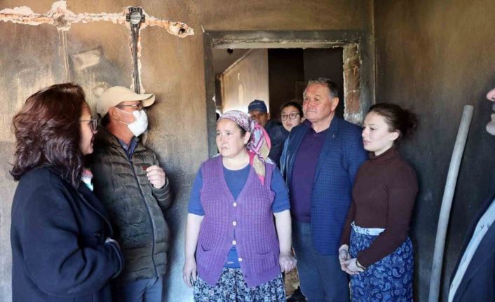 Başkan Aras Köksal yangında evleri hasar gören aileyi ziyaret etti