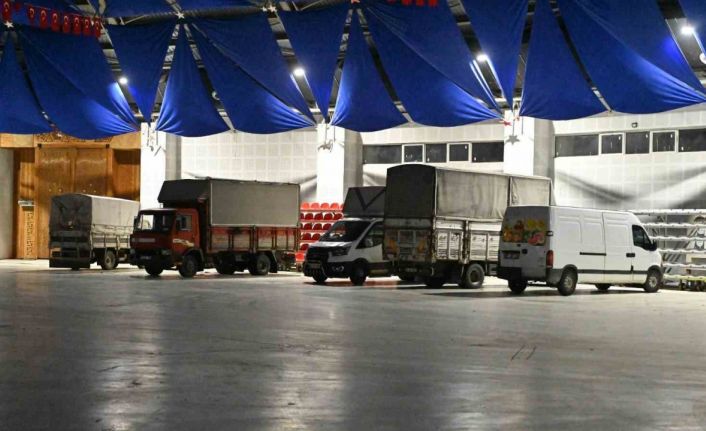 Başkan Başdeğirmen soğuk havalara karşı pazarcı esnafına Gökkubbe Fuar Alanı’nı açtı