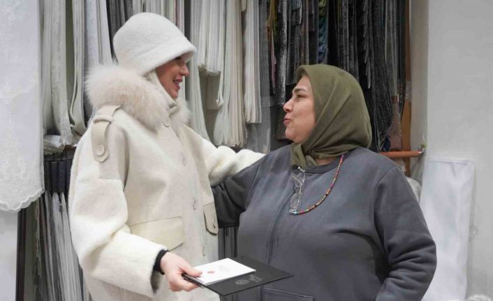 Başkan Subaşı yeni yılın ilk gününde esnaf ve vatandaşların yeni yıllarını kutladı