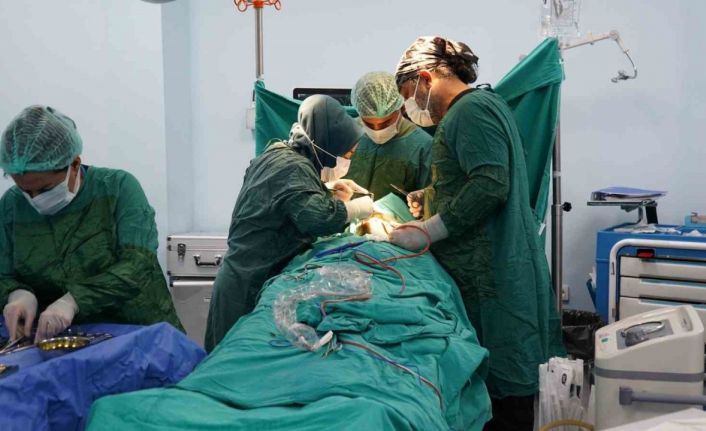 Batman’da Ağız ve Diş Sağlığı Hastanesinde bir ilk: Alt çene kırığı başarıyla tedavi edildi