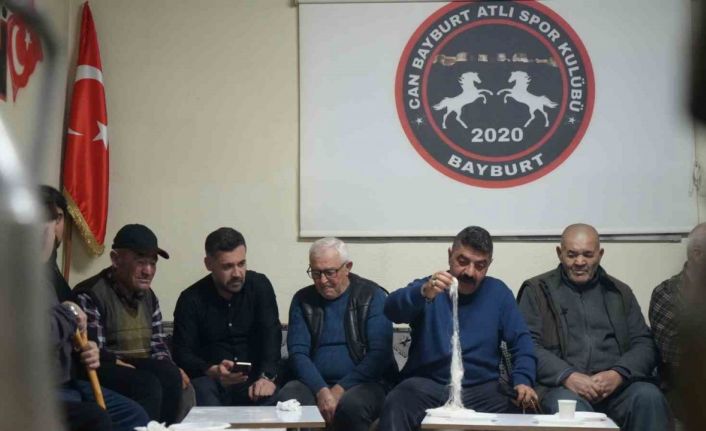 Bayburt’un yöresel lezzeti tel helvası gençleri ve yaşlıları aynı sofrada buluşturdu