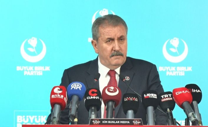 BBP Genel Başkanı Destici: "Venezuela’daki operasyonun tek nedeni çökme sinyalleri veren ABD ekonomisine nefes aldırmak"