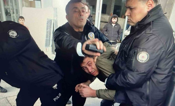 Bozbey’e saldırı girişiminde bulunan 2 kişi adli kontrol şartıyla serbest bırakıldı