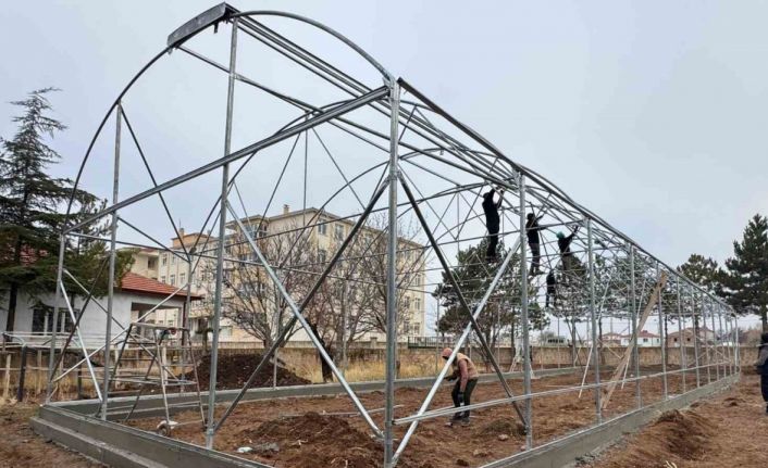 Büyükşehir’den Bünyan’a 460 bin TL’lik tarımsal hamle: akıllık sera eğitime açıldı