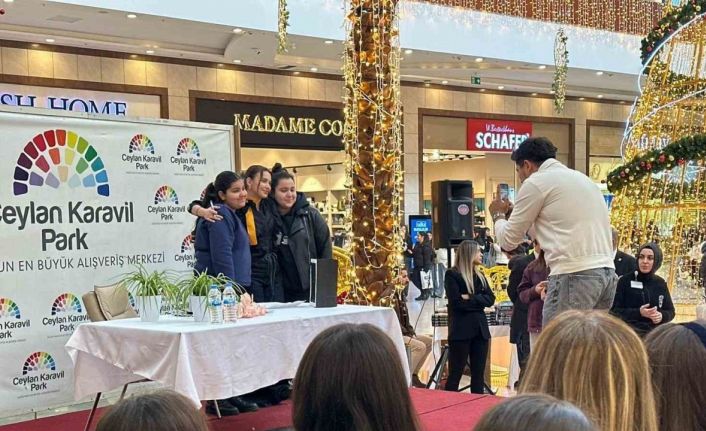 Ceylan Karavil Park AVM’de Beyza Alkoç imza günü yoğun ilgi gördü