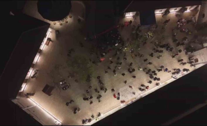 Depremin ardından Habibi Neccar Camii’nde ilk Miraç Kandili’nde eller semaya açıldı