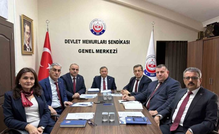 Devlet Memurları Sendikası Başkanı Cengiz: "Vergi Daireleri Kuruluş ve Görev Yönetmeliği ciddi bir huzursuzluğa yol açtı"