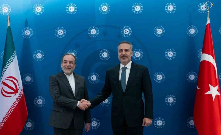 Dışişleri Bakanı Hakan Fidan, İranlı mevkidaşı Arakçi ile bir araya geldi