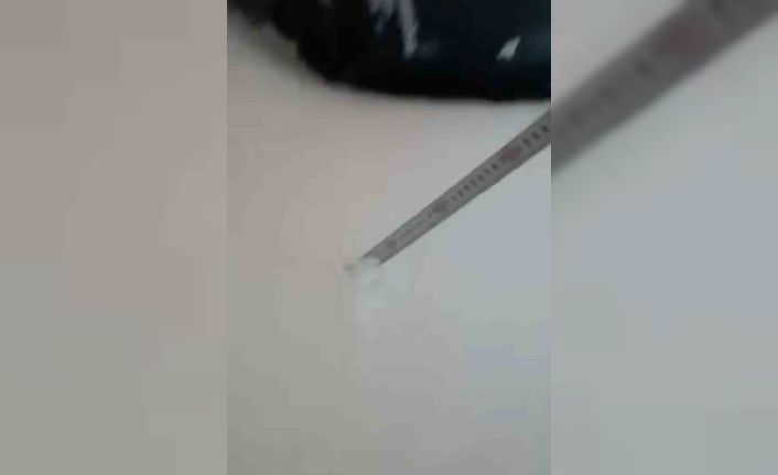 Diyarbakır’da kar kalınlığını metreyle ölçtüler: Kent merkezinde kalınlık ortalama 40 santimi buldu