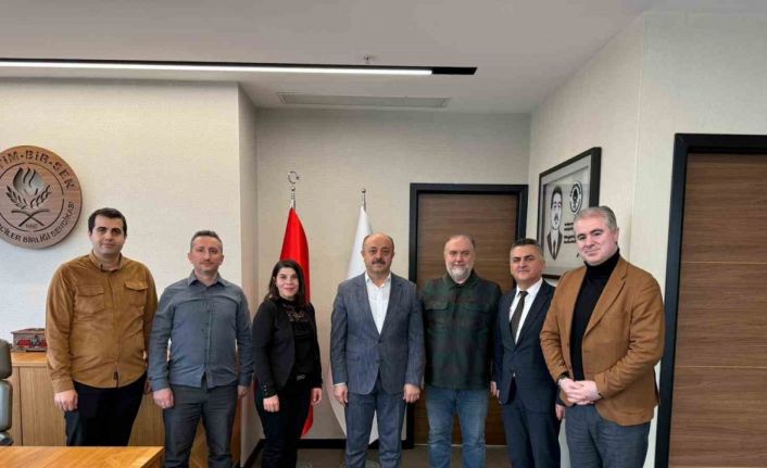 Doktoralı öğretmenler, akademik çalışmalarındaki problemler için Eğitim-Bir-Sen’i ziyaret etti