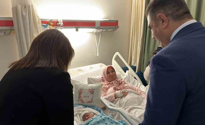 Düzce’de 2025 yılının son bebeği ve yeni yılın ilk bebeği aileleri heyecanlandırdı