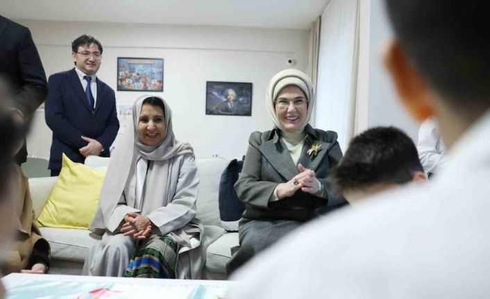 Emine Erdoğan: "Gazze’de iki senede 54 bine yakın çocuk yetim kaldı"