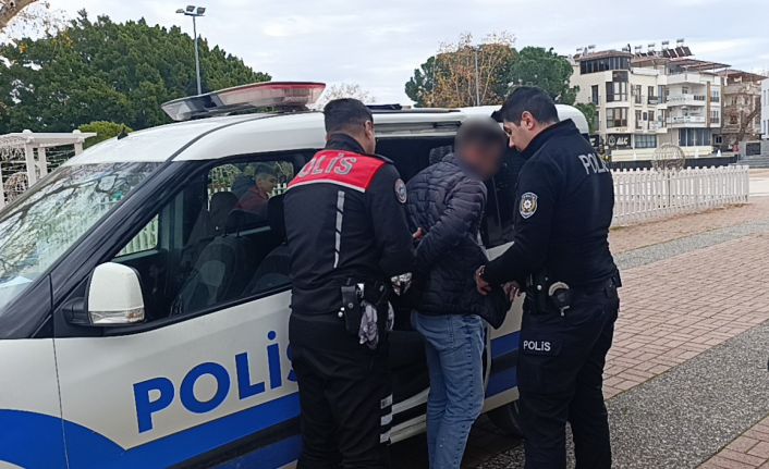 Emniyetin teknolojik gücü ’Gözcü’, hapis cezası bulunan firariyi araç sürerken tespit etti