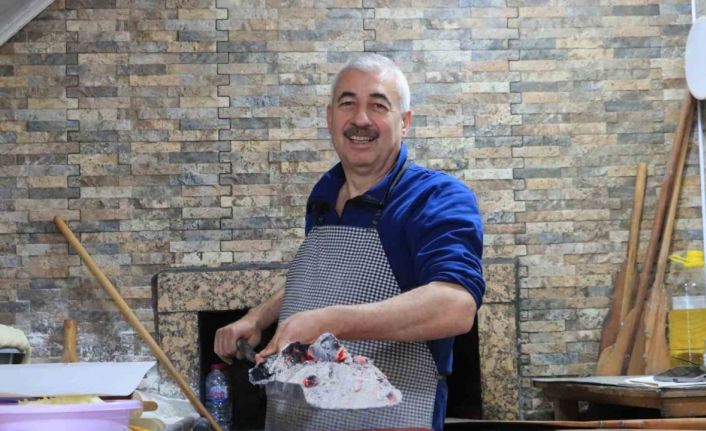 Fırından kalbe sıcak bir yolculuk: Eskişehirli pidecinin 35 yıllık köz geleneği