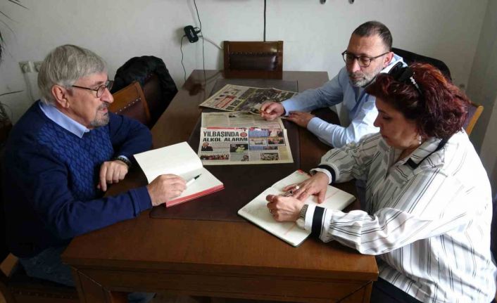 Gazeteci baba ve 2 çocuğu aynı mesleği yapmanın gururunu yaşıyor