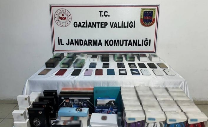 Gaziantep’te 1,8 milyon TL değerinde elektronik eşya ele geçirildi: 2 gözaltı