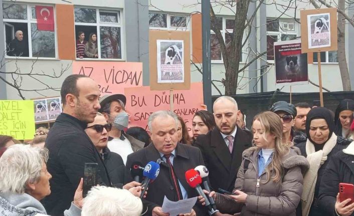 Hayvanseverlerden metroda belediye görevlilerince öldürüldüğü iddia edilen köpek için ABB’ye tepki