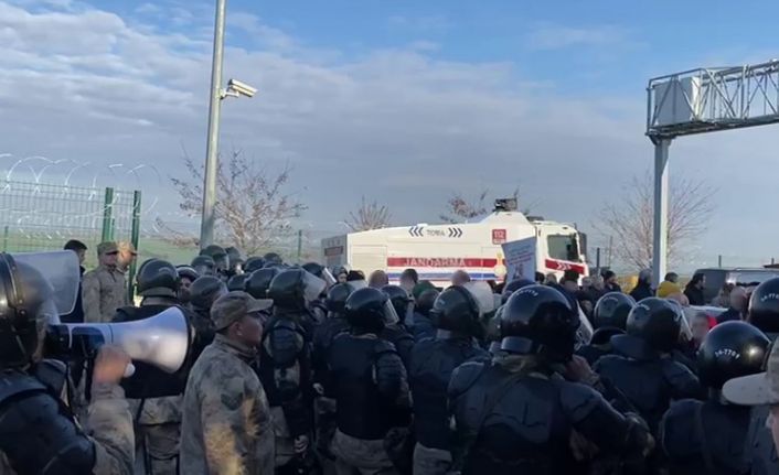 İmamoğlu’nun diplomasının iptaline ilişkin davada jandarmaya mukavemette bulunanlar hakkında soruşturma başlatıldı