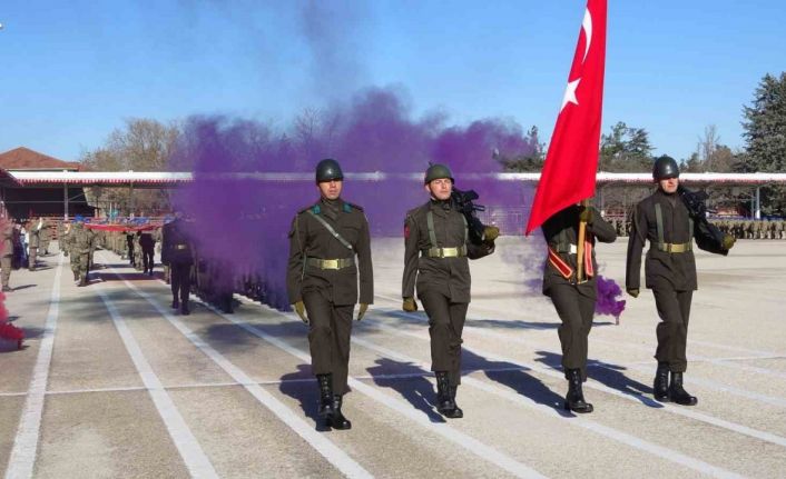 Isparta’da komandolar mezun oldu, aileler gurur ve duygu dolu anlar yaşadı