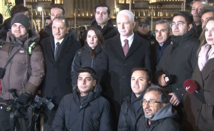 İstanbul Valisi Gül ve İl Emniyet Müdürü Yıldız, Taksim’de denetim noktasını ziyaret etti