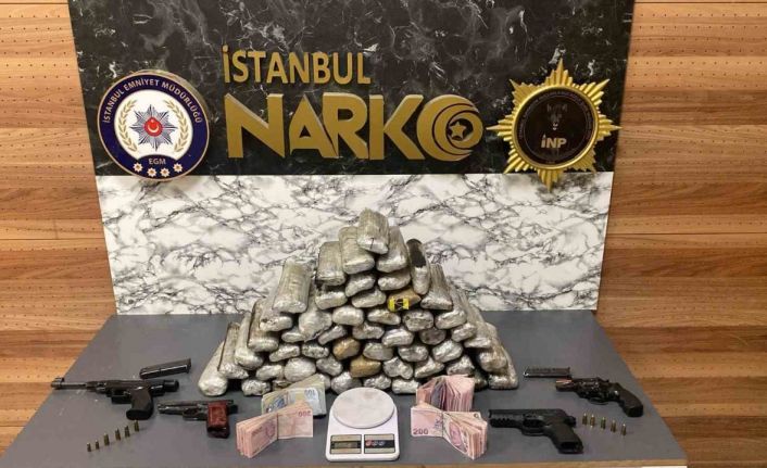 İstanbul ve Yalova’da eş zamanlı operasyon: Tıra zulalanmış uyuşturucu madde ele geçirildi