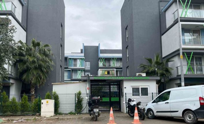 İzmir’deki korkunç cinayetin görgü tanığı konuştu: "Silah sesine koştuk, kanlar içinde bulduk"