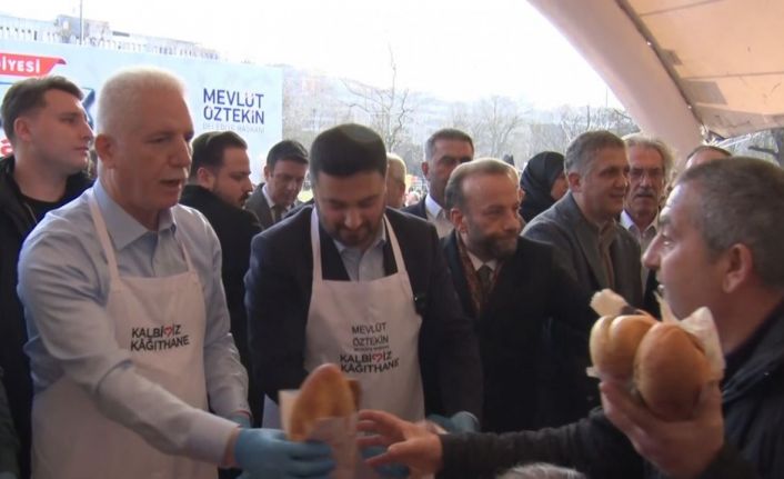 Kağıthane’de balık ekmek şöleni: 25 bin kişiye 6 tona yakın balık ekmek, helva ve gazoz ikramı