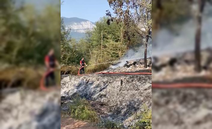 Kardeşini ahıra kilitleyip ateşe verdiği iddia edilen şahıs hakim karşısına çıktı