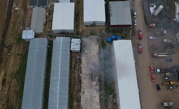 Kentin dört bir yanından görülen şehir hastanesi yangını kontrol altına alındı