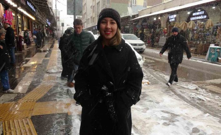 Kilis’te kar yağışı etkili oluyor