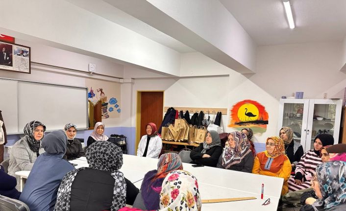 Kırsaldaki kadınlara aile içi iletişim desteği: Uzmanlar ilçe ilçe dolaşıyor