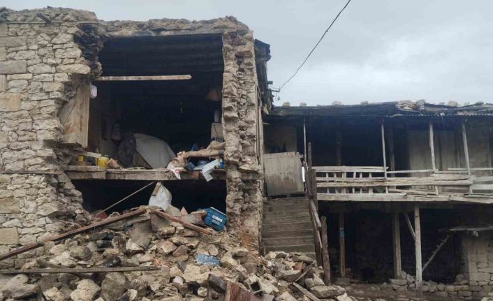 Komşusu ’adam öldü evi de yıkıldı’ dedi o anda ev çöktü