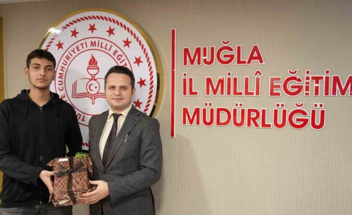 Köyceğiz Fen Lisesi öğrencisi Eşmeli, "Çevrim İçi Anlamını Bul Yarışması" il birincisi oldu