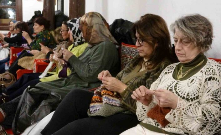 Kütahya’da "Örgünü al da gel" etkinliği kadınları bir araya getirdi