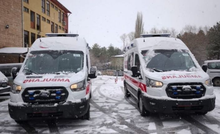 Kütahya’nın acil sağlık filosu güçleniyor, 5 yeni ambulans hizmete alındı