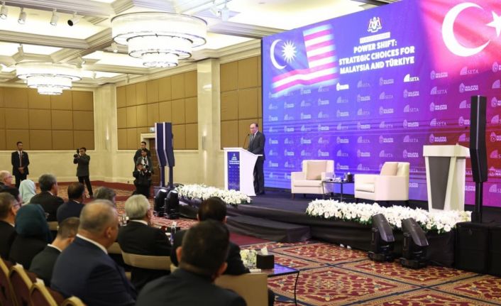 Malezya Başbakanı İbrahim: "Ülkeler arasında görüş ayrılıkları olacaktır ama iletişimin sona ermesi anlamına gelmemelidir"